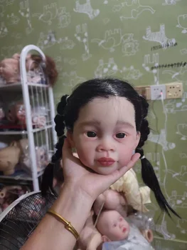 FBBD Individualų Ribotos Pasiūlos 32inch Reborn Baby Doll Meili Su Ranka-Įsišakniję Juodi Plaukai 